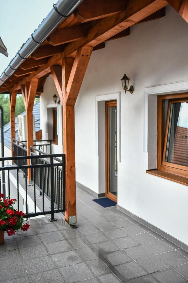 E-Vasko Panzio Borpince Bed & Breakfast Tokaj Eksteriør bilde