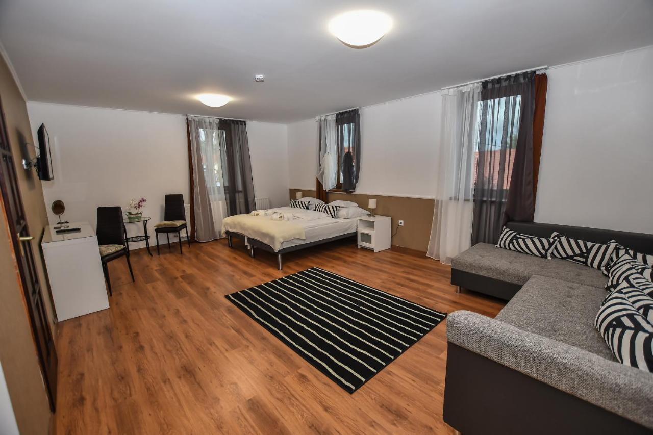 E-Vasko Panzio Borpince Bed & Breakfast Tokaj Eksteriør bilde