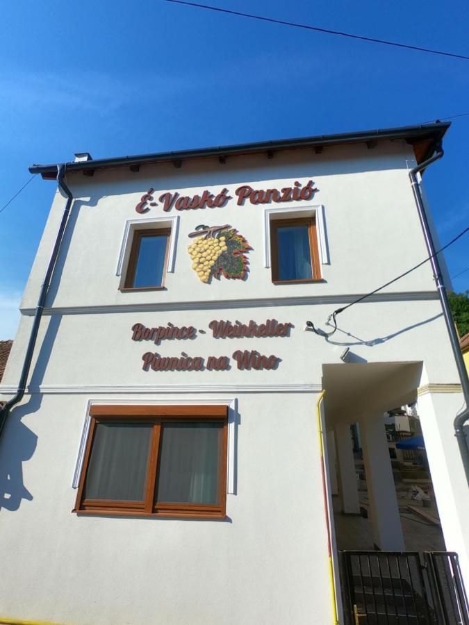 E-Vasko Panzio Borpince Bed & Breakfast Tokaj Eksteriør bilde